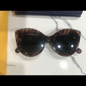 Fendi Women's Cat Eye Sunglasses, Havana *NEW*